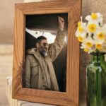 قاب چوبی رهبر شهید لباس رزم