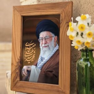 قاب چوبی شهید سید علی خامنه ای